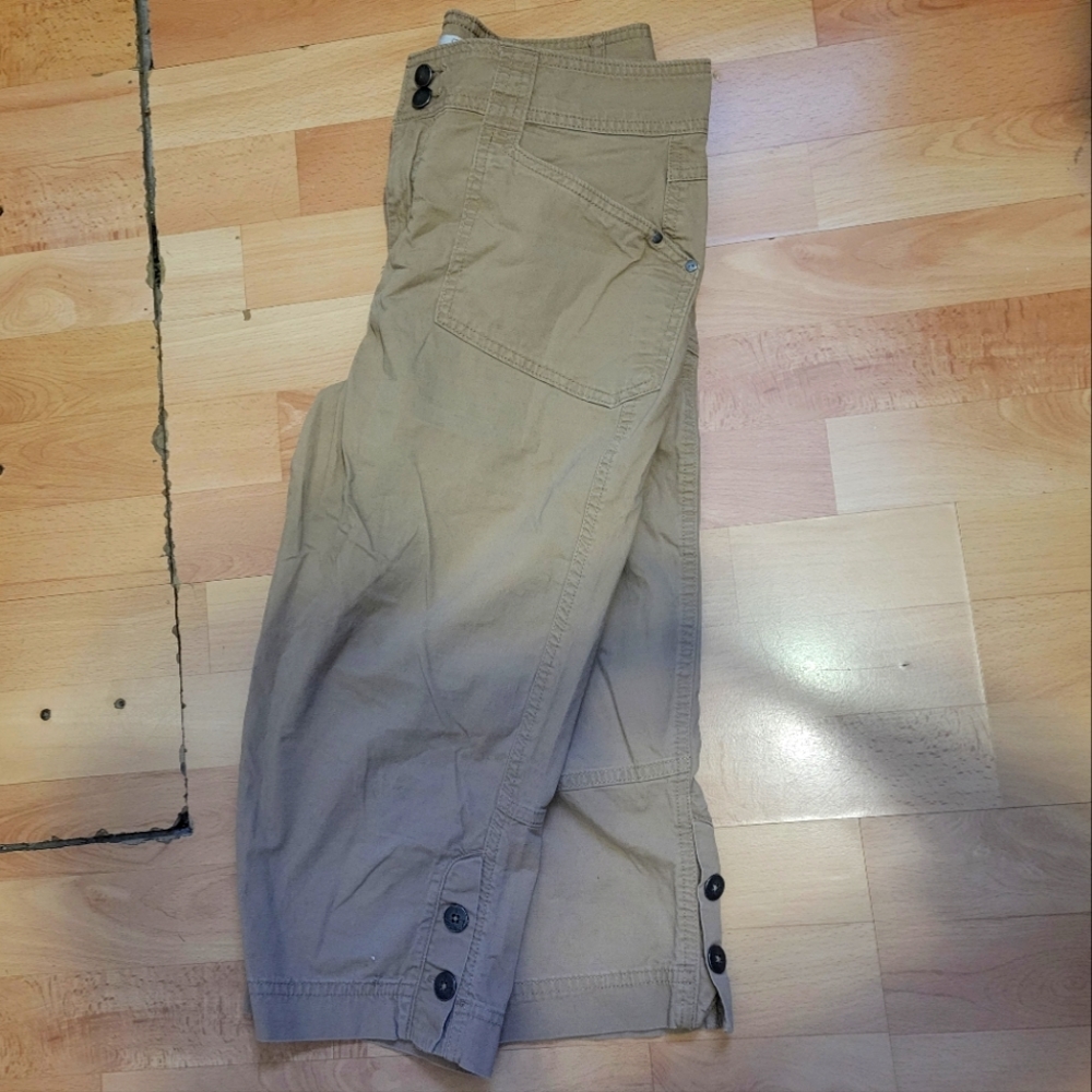 Wind River women's khaki capris size 6